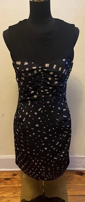 Vestido ajustado acanalado de seda negro Trina Turk (8) funda a lápiz forrada hecho en EE. UU. Foto 1 de 4