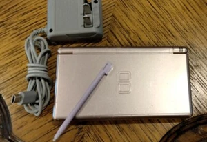 Nintendo DS Lite Handheld System - Metallic Rose. With Stylus and charger - Picture 1 of 8