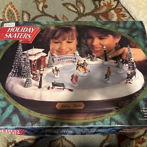 1995 Mr. Christmas Holiday Skaters Victoriano Pista de patinaje sobre hielo Estanque Musical Leer - Imagen 1 de 13