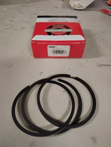 Briggs and Stratton piston rings 499921 - Picture 1 of 2