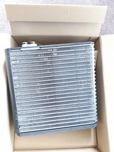 Air Con Evaporator Core suit Toyota LandCruiser HDJ100R 4.2L 08/2000 - 07/2007 - Picture 1 of 5