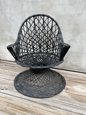 Rare MCM Child’s Vintage Russell Woodard Resin Spun Fiberglass Chair - Image 1 of 4