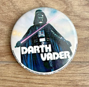 Vintage 1977 STAR WARS DARTH VADER Large Button Pin Badge Rare Factors Movie - Picture 1 of 11