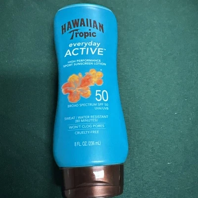 Loción deportiva Hawaiian Tropic Island FPS 30- 8 fl oz (236 ml) caducidad: 03/2025 Foto 1 de 4