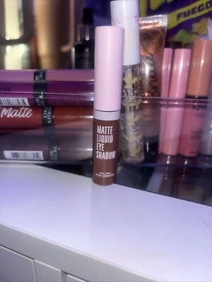 sombra de ojos líquida mate Foto 1 de 4