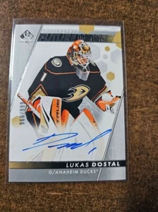 2022-23 SP Authentic Future Watch Auto Lukas Dostal /999 #113 Anaheim Ducks - Bild 1 von 2