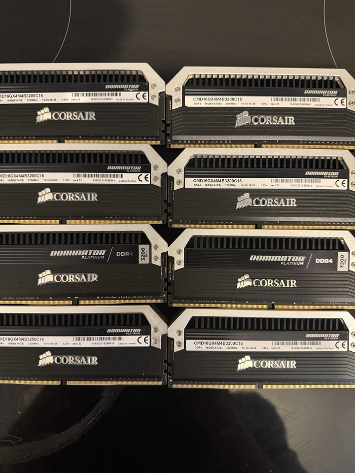 Dominator Platinum 32GB DDR4 3200MHZ 8x4Gb Sticks Desktop Memory - Image 1 of 3
