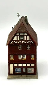 Kibri Z Scale 4-Story Apartments/ Ground Floor Shops Custom Painted/Weathered - Picture 1 of 4