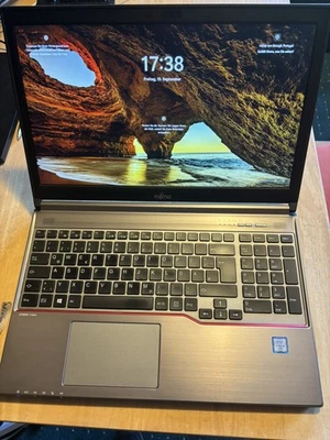 Fujitsu LIFEBOOK E756 15 Zoll (256 GB SSD, Intel Core i5-6300U, 2,4GHz, 8GB RAM) - Bild 1 von 3