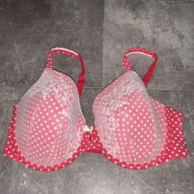 Sujetador 38DDD Victorias Secret Forrado Cobertura Perfecta Rojo Lunares Blanco Encaje Foto 1 de 3