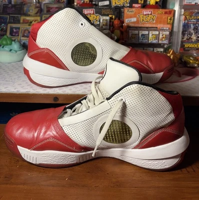 Talla 12 - Jordan 2010 Welcome Home rojo/blanco 387358-101 vintage, excelente estado Foto 1 de 4