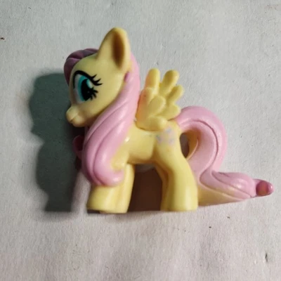 Mini boneco My Little Pony Busy Book 1,75" Fluttershy MLP - Imagem 1 de 4