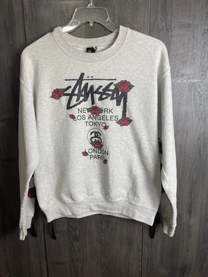 Sudadera Stussy Grey World Tour cuello redondo para mujer talla mediana gris Foto 1 de 4