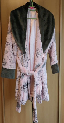Betsey Johnson robe size M modern design very soft - Image 1 of 4
