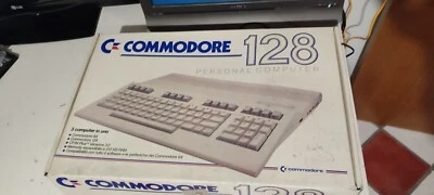 COMMODORE 128 C128 computer CON BOX - Immagine 1 di 4
