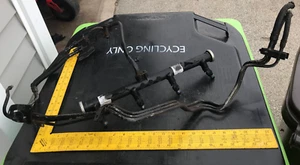 02 Binario carburante lato passeggero Chevrolet Avalanche 1500 5,3 l 25166924 - Foto 1 di 12