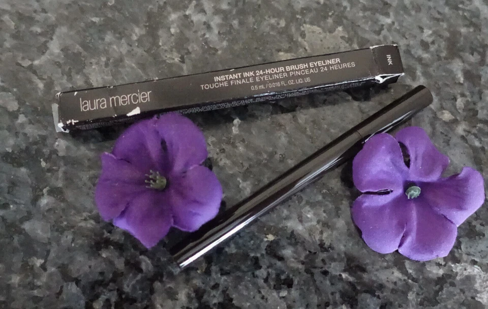 Laura Mercier Instant Ink 24 Hour Brush Eyeliner 0.5ml