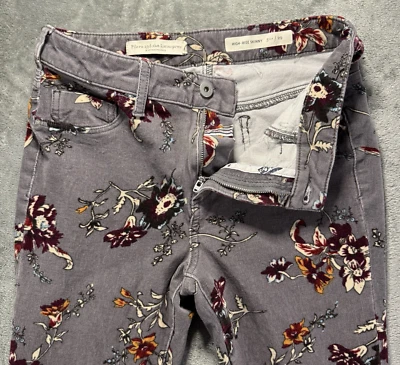 Pantalones de mezclilla Pilcro and the Letterpress para mujer 29 grises florales tiro alto ajustados pana Foto 1 de 4