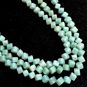 M1-08 - 4 MM AMAZONIT WÜRFEL STRANG, Eck gebohrt - Bild 1 von 2