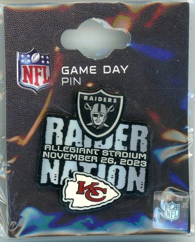 Pin Las Vegas Raiders vs Kansas City Chiefs 2023 Día del Juego Nuevo en Paquete Oakland Foto 1 de 1
