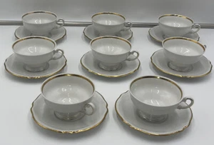 Hutschenreuther Bavaria Germany Arzberg 8 Cups & 8 Saucers Gold Trim - Picture 1 of 8