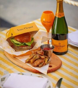 Veuve Clicquot Champagner Hamburger / Snackboxen & Geschenkpapier - 4er Set - Bild 1 von 15
