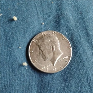 1964 D- Kennedy Half Dollar 50 Cent - Picture 1 of 2