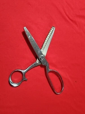 ✅️Vintage  Griffon Cutlery( JAPAN)   Pinking Scissors Tested In Good Condition - Image 1 of 4