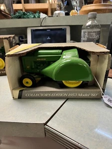 JOHN DEERE Model 60 1953 Orchard Tractor Collector's Edition ERTL 1/16 #5679 - Picture 1 of 6