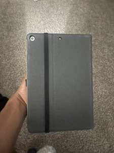 Apple iPad 7th Gen. 5GB , Wi-Fi, 10.2 in - Silver - Picture 1 of 5