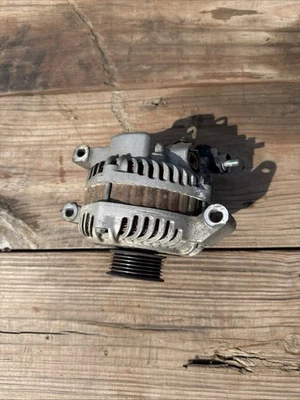 Alternador Mitsubishi Eclipse GT 2006-2012 3,8 L V6 OEM MIVEC Foto 1 de 4