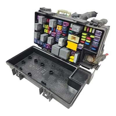 Dodge Grand Caravan Chrysler Town & Country 2012 caja de fusibles TIPM BCM 68105507AB  Foto 1 de 4