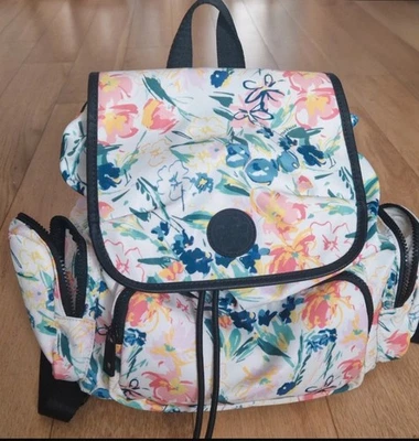 Ted Baker Large Becca Magnolia Floral Nylon Backpack lovely condition  - Image 1 of 4