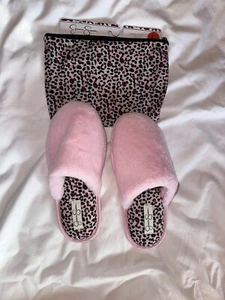 Jessica Simpson Women's Faux Fur Slippers Slides Fuzzy Pink M 7/8 & Makeup Pouch - Picture 1 of 2