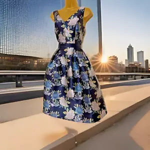 UK 12 Chi Chi London Navy Floral Skater Occasion Dress UK 12 (US 8) EUR 42 - Picture 1 of 9