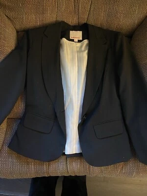 Маленький черный женский костюм куртка с подкладкой плечи - Изображение 1 из 4