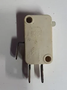 31X8452 Kleenmaid Blanco dishwasher anti flood microswitch - Picture 1 of 3