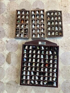 Vintage Sammlerstück Fingerhüte in Display Tabletts x 116 gemäß Fotos - Bild 1 von 8