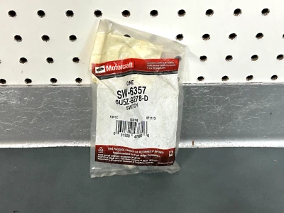 Ford OEM NOS 6U5Z-9278-D Oil Pressure Switch 2000-2011 Ford Crown Victoria - Image 1 of 3