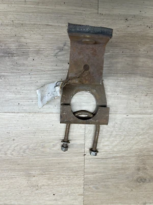 1967 - 1971 A- BODY NOS EXHAUST HANGER BRACKE 6 CYINDER FRONT PIPE 2823497 67 68 - Image 1 of 4