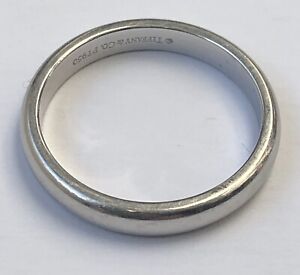 TIFFANY & Co Platinum PT950 Classic Men's Wedding Band Ring Sz 7, width 3mm