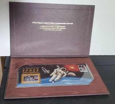 US Stamp #2842-2841a Tribute to Space Exploration Limited Signed Souvenir Cover - Image 1 of 4