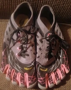 Vibram Fivefingers Size 40 13W1808 Pink Gray Black Barefoot Shoes US Size 8.5 - Picture 1 of 19