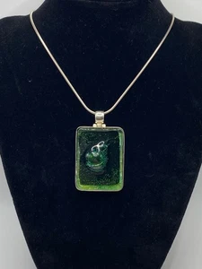 Handwerker grün verschmolzenes Glas & Sterlingsilber 925 Anhänger mit 18" Kette Halskette - Bild 1 von 8