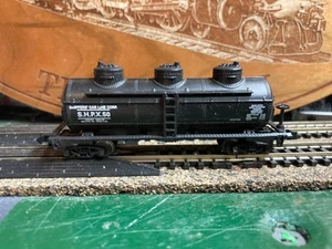 LIFE-LIKE N SCALE SHIPPERS CAR LINE 3 DOME TANKER - Picture 1 of 2