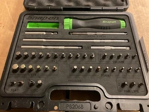 Snap On Tools SGDMRC44FG GREEN 44 Piece Ratcheting Screwdriver Set! - Picture 1 of 5