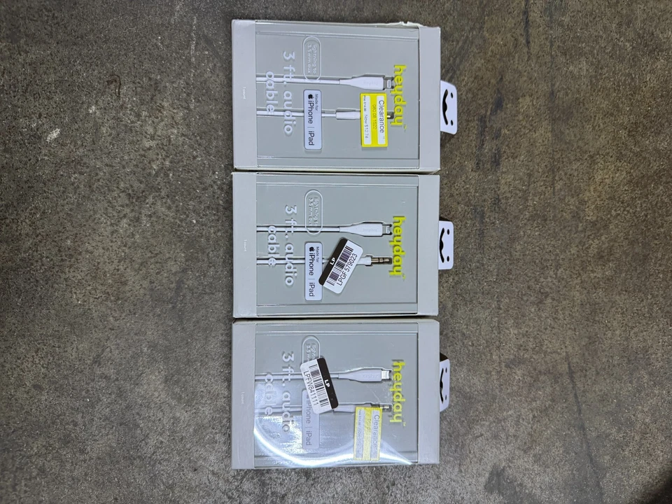 Heyday 3ft Apple Compatible 8 Pin To 3.5mm Audio Cable - White