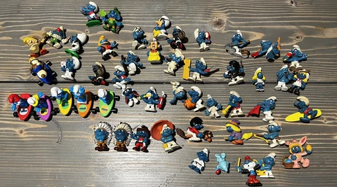 Vintage Peyo Schleich Lot of 50 different Smurfs PVC figure Cover