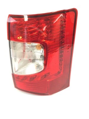 Chrysler Town & Country 2013-2016 lado del pasajero derecho luz trasera lámpara nueva OEM Foto 1 de 4