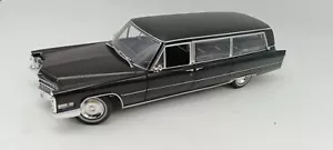 GREENLIGHT PC18002 CADILLAC LIMOUSINE HEARSE 1966 - Foto 1 di 11
